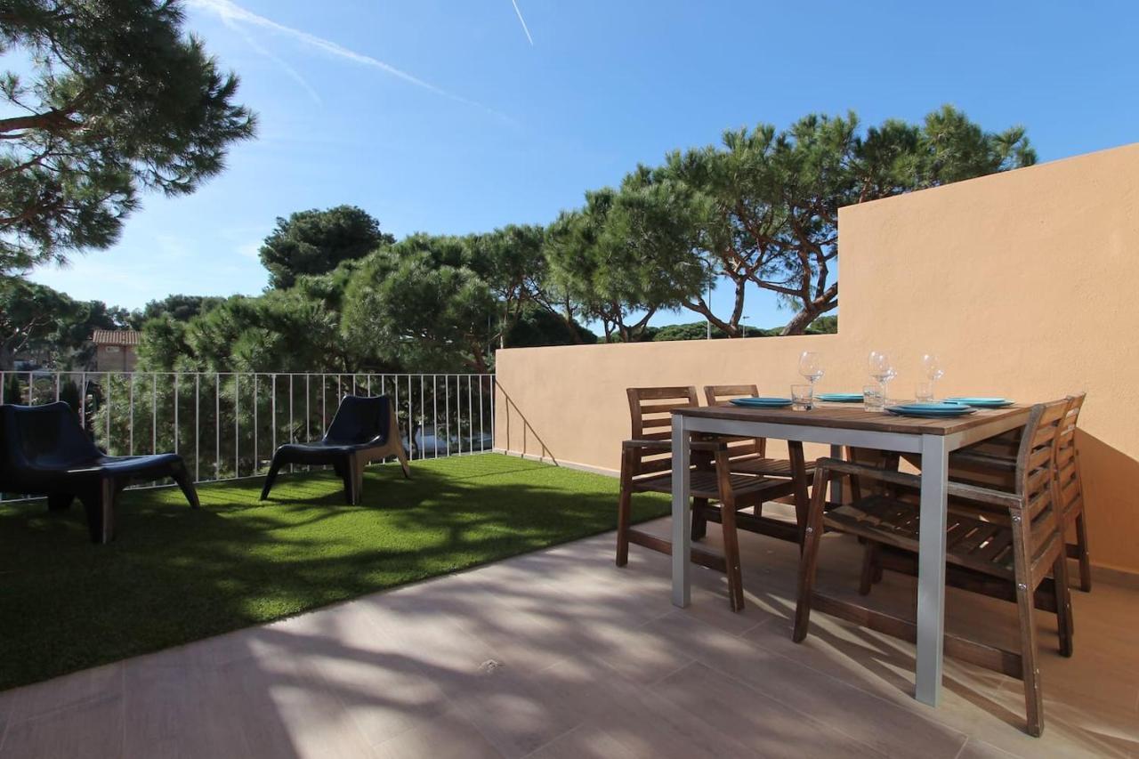Petit Bijou - Beach Apartment III Castelldefels Bagian luar foto