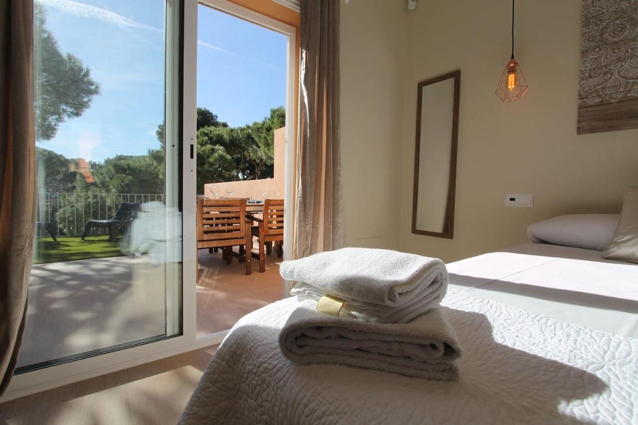 Petit Bijou - Beach Apartment III Castelldefels Bagian luar foto