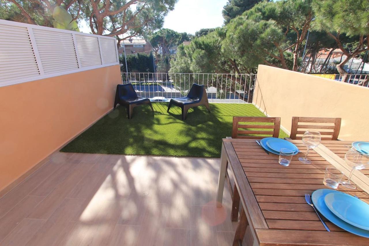 Petit Bijou - Beach Apartment III Castelldefels Bagian luar foto