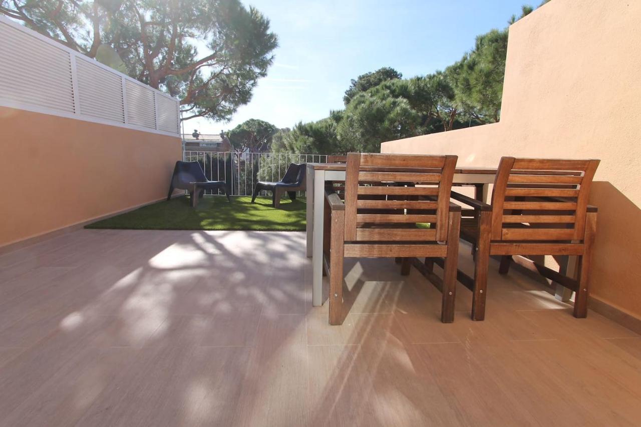 Petit Bijou - Beach Apartment III Castelldefels Bagian luar foto